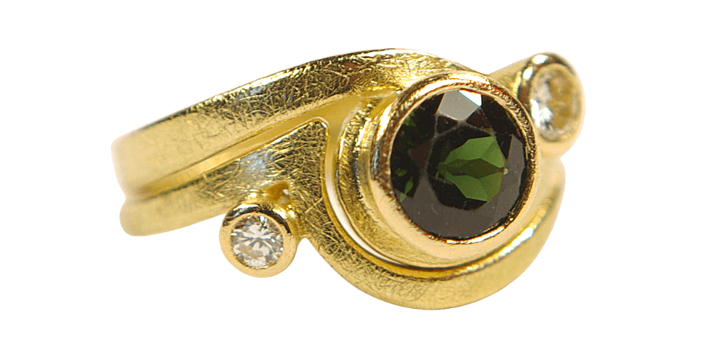 Meabhs Green Tourmaline And Diamond Fitted Wedding Ring Set In Yellow Gold